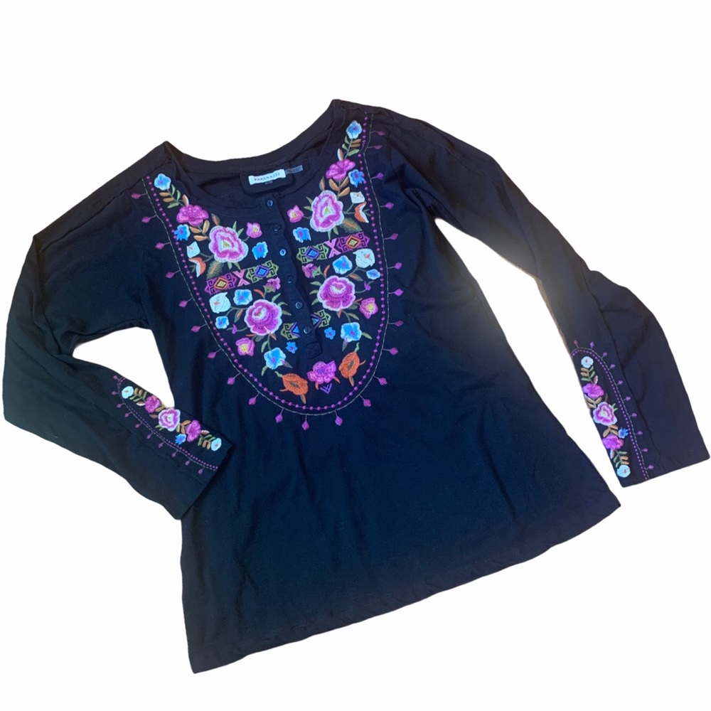 Paparazzi Black Embroidered Top Size Large